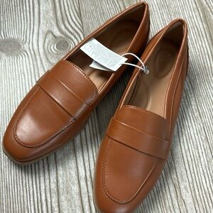 Old Navy Women's Low Heel Preppy Style Cognac Modern Penny Loafer Sz 9